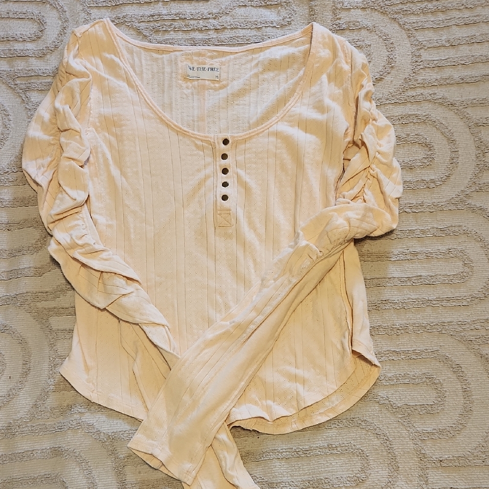 We The Free Light Cream Ruched Sleeve Blouse
